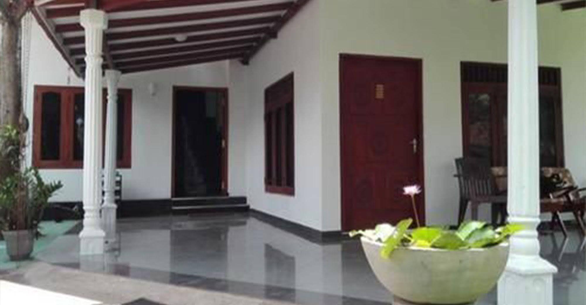 House Of Seya Bed and Breakfast Negombo Esterno foto